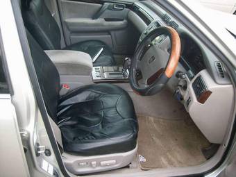 2002 Toyota Crown Pics