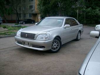 2002 Toyota Crown Pictures