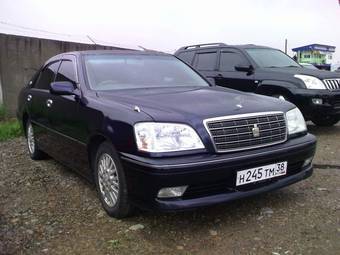 2002 Toyota Crown Photos