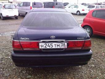 2002 Toyota Crown Pictures