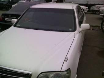 2002 Toyota Crown Pictures