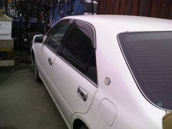 2002 Toyota Crown Photos