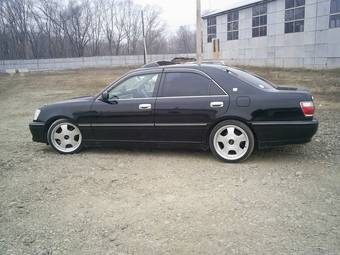 2002 Toyota Crown Pictures
