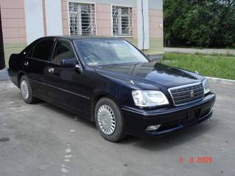 2002 Toyota Crown Photos