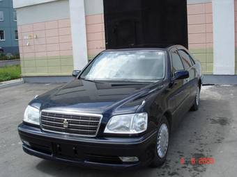 2002 Toyota Crown Pictures