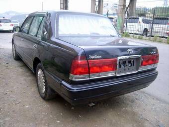 2002 Toyota Crown Pictures