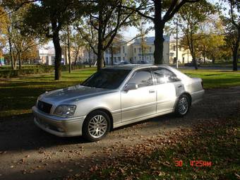 2002 Toyota Crown Pictures