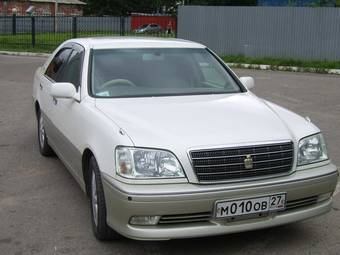 2002 Toyota Crown Photos