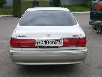 2002 Toyota Crown Pictures