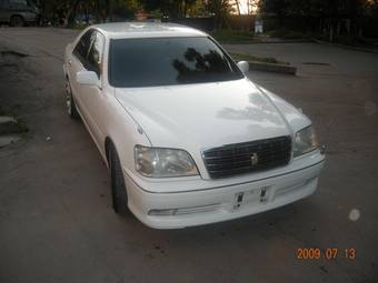 2002 Toyota Crown Photos