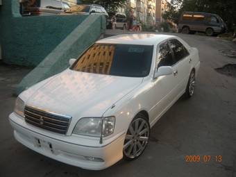 2002 Toyota Crown Photos