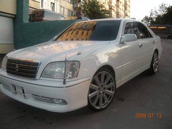 2002 Toyota Crown Pictures