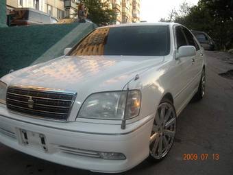 2002 Toyota Crown Photos