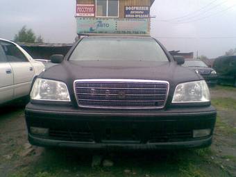 2002 Toyota Crown Pictures