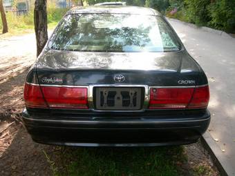 2002 Toyota Crown Pictures