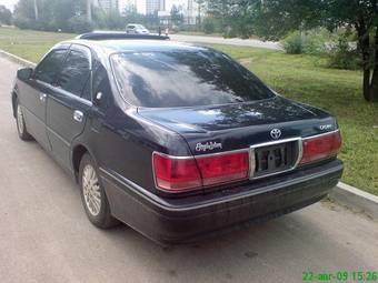 2002 Toyota Crown Pictures