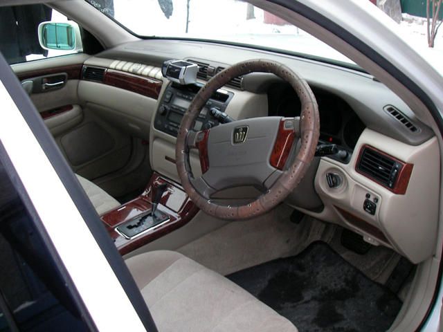 2003 Toyota Crown