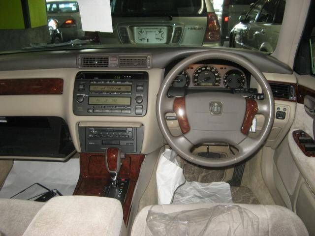 2003 Toyota Crown