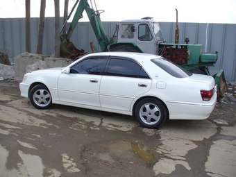 2003 Toyota Crown Pictures