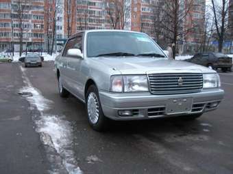 2003 Toyota Crown Pictures
