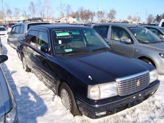 2003 Toyota Crown Pictures