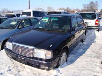 2003 Toyota Crown Pictures