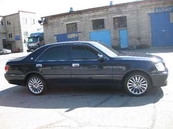 2003 Toyota Crown Pictures