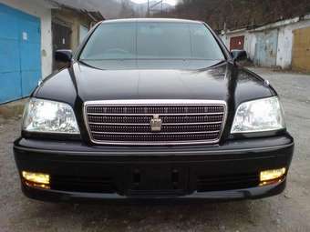 2003 Toyota Crown Pictures