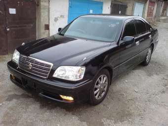 2003 Toyota Crown Pics