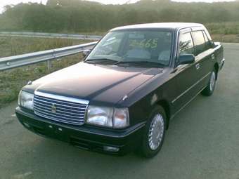 2003 Toyota Crown Pictures