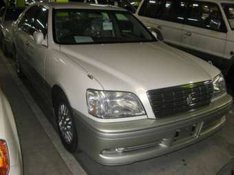 2003 Toyota Crown Pictures