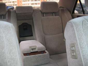2003 Toyota Crown Photos