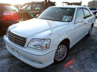 2003 Toyota Crown Pictures