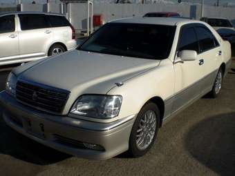 2003 Toyota Crown Photos