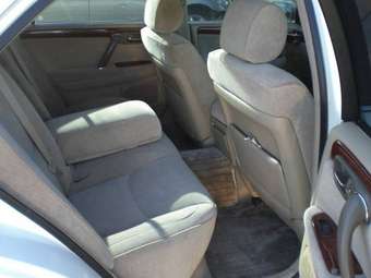 2003 Toyota Crown Photos