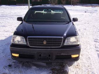 2003 Toyota Crown Photos