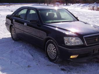 2003 Toyota Crown Photos