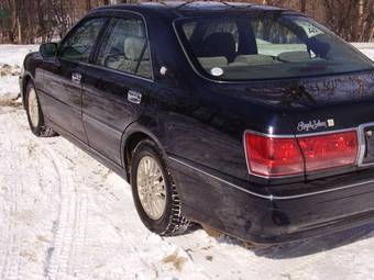 2003 Toyota Crown Photos