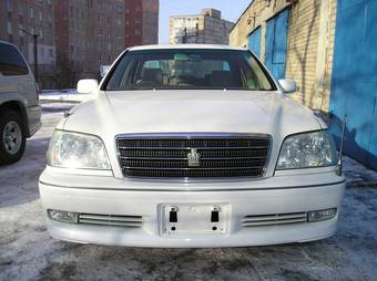 2003 Toyota Crown Photos