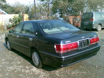 2003 Toyota Crown Pics