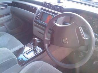 2003 Toyota Crown Pictures