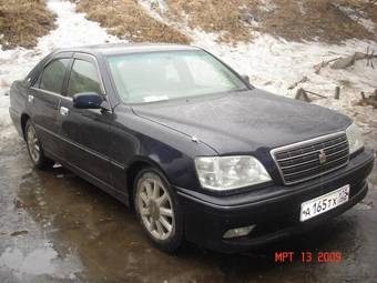 2003 Toyota Crown Pics