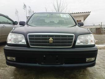 2003 Toyota Crown Photos