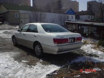 2003 Toyota Crown Photos