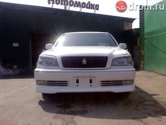 2003 Toyota Crown Photos