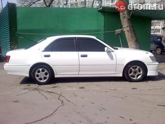 2003 Toyota Crown Photos