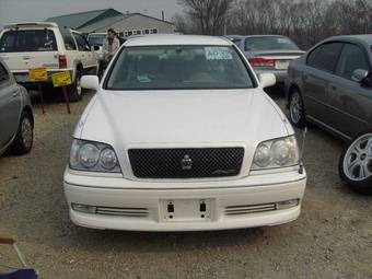 2003 Toyota Crown Photos