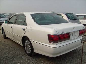 2003 Toyota Crown Photos