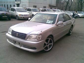 2003 Toyota Crown Pictures