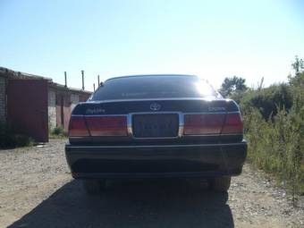 2003 Toyota Crown Photos